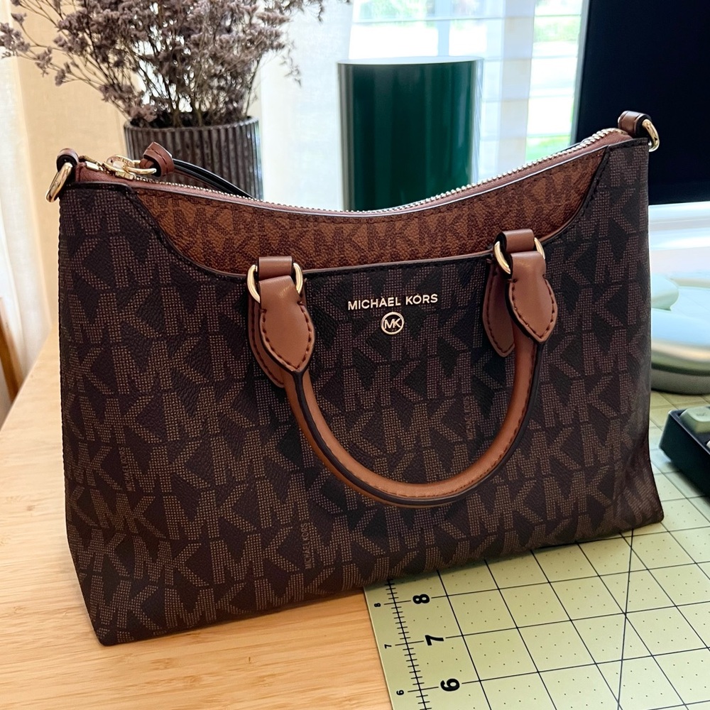 Michael Kors Austen Satchel | Like New